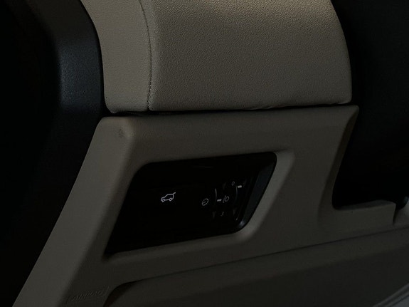 Land Rover Range Rover Evoque 27 of 27