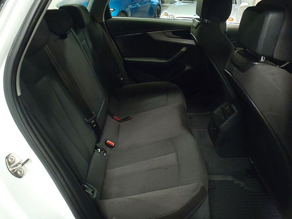 Audi A4 12 of 14