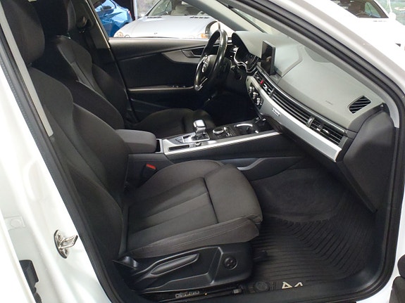 Audi A4 11 of 14