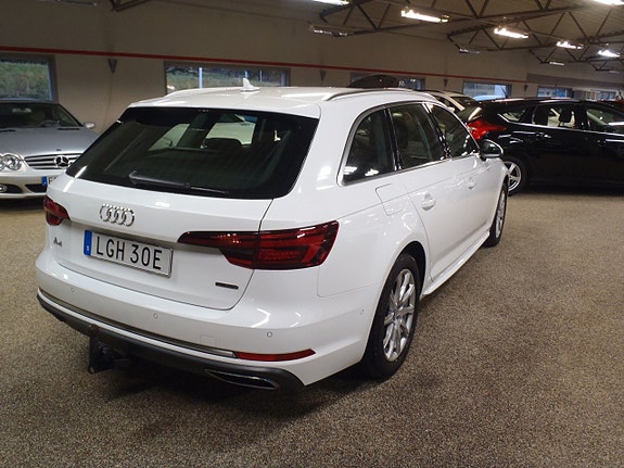 Audi A4 5 of 14