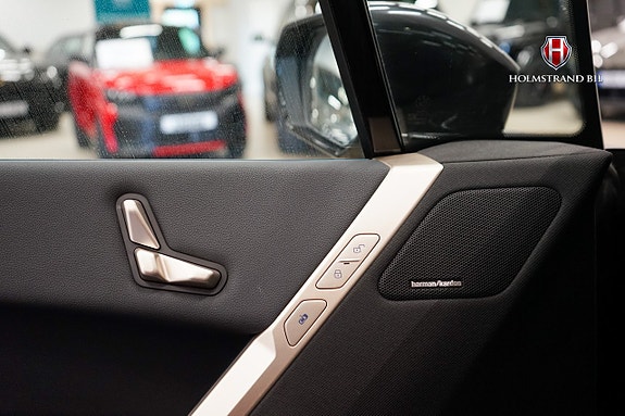 BMW iX 24 of 28
