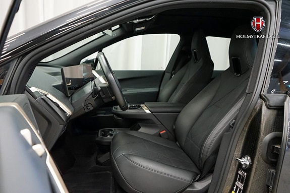 BMW iX 9 of 28