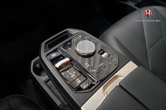 BMW iX 23 of 28