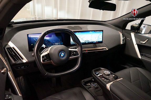 BMW iX 10 of 28