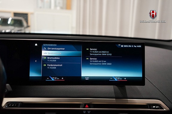 BMW iX 20 of 28