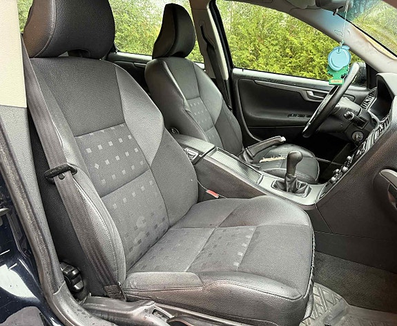 Volvo V70 9 of 22