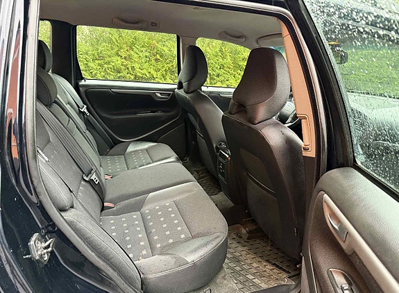 Volvo V70 10 of 22