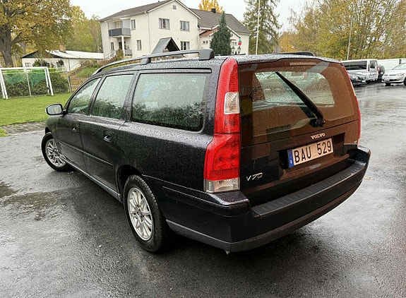 Volvo V70 6 of 22