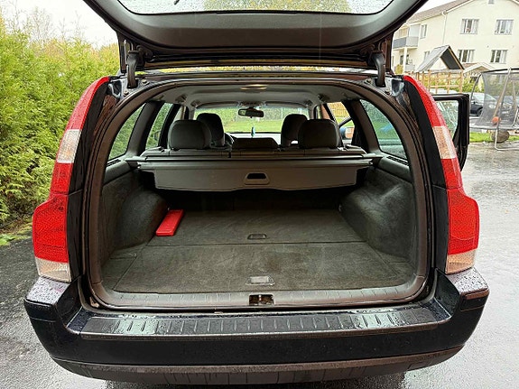 Volvo V70 12 of 22