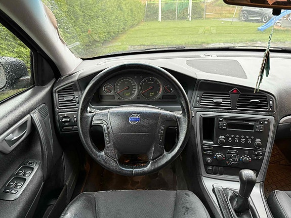 Volvo V70 8 of 22