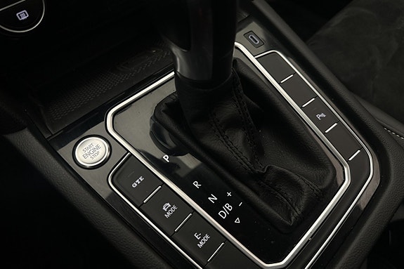 Volkswagen Passat 28 of 30