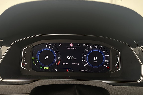 Volkswagen Passat 18 of 30