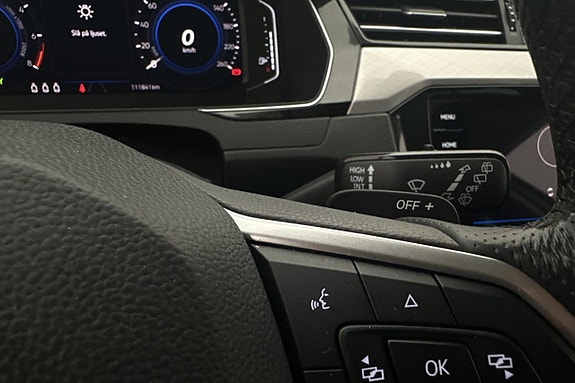 Volkswagen Passat 26 of 30