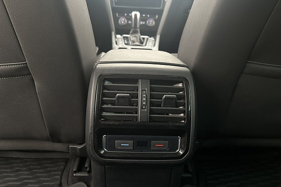 Volkswagen Passat 30 of 30