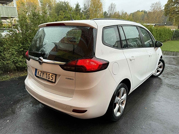 Opel Zafira Tourer 2 of 5