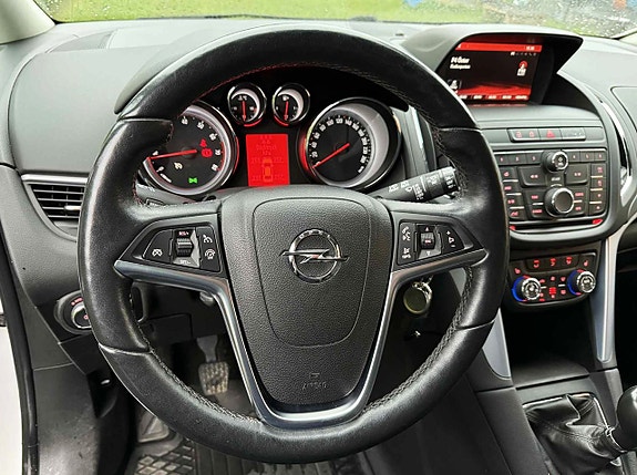 Opel Zafira Tourer 26 of 27