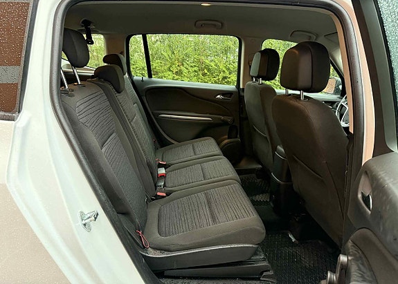 Opel Zafira Tourer 9 of 27