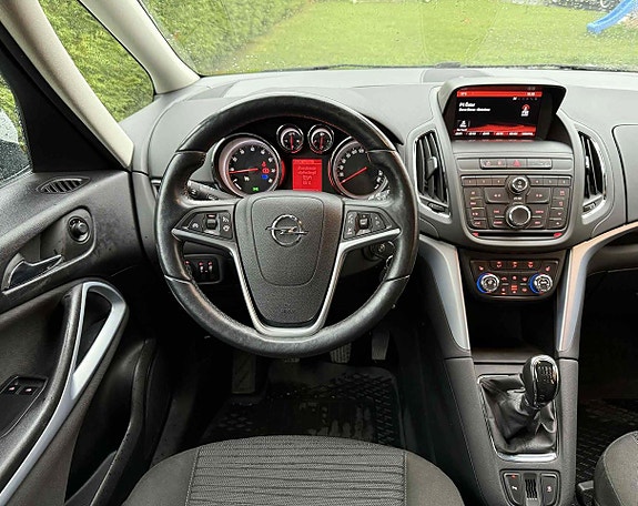 Opel Zafira Tourer 7 of 27