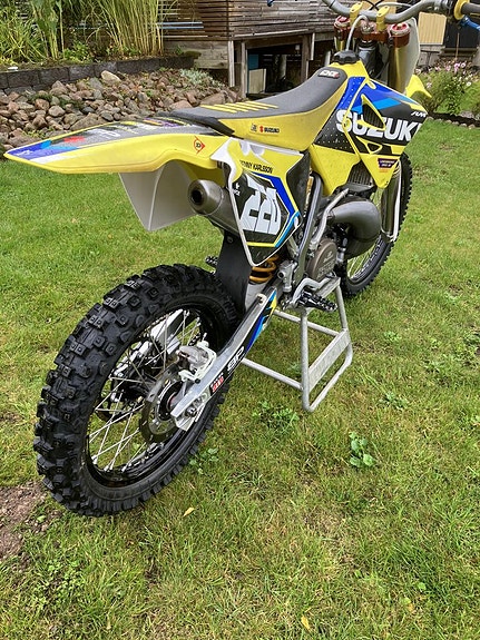 Suzuki 5 of 10