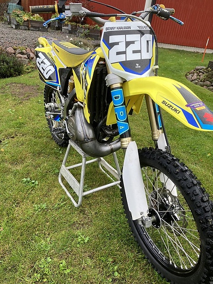 Suzuki 9 of 10