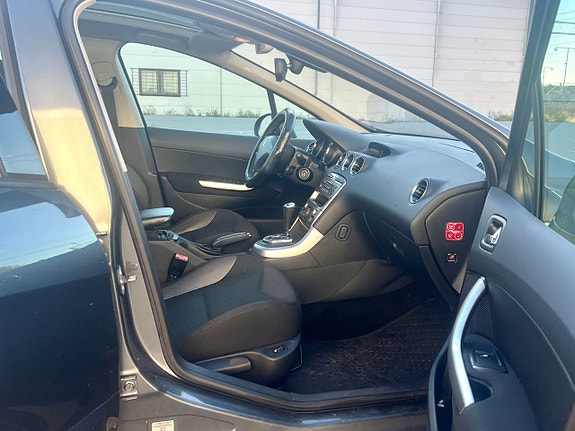 Peugeot 308 7 of 8