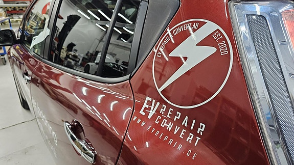 Nissan Leaf 3 of 5