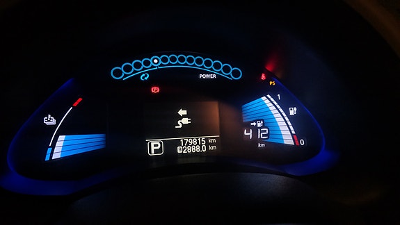 Nissan Leaf 4 of 5