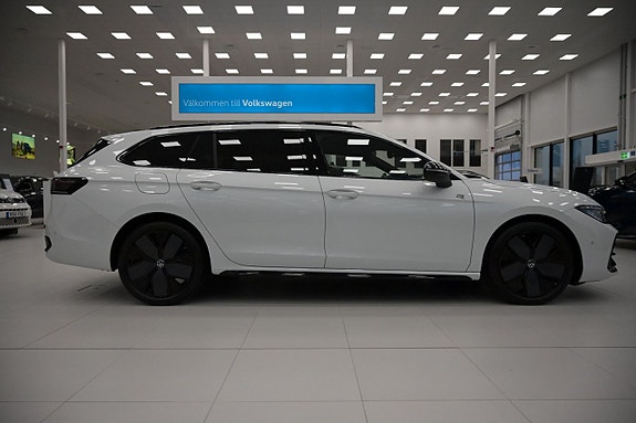 Volkswagen Passat 6 of 30