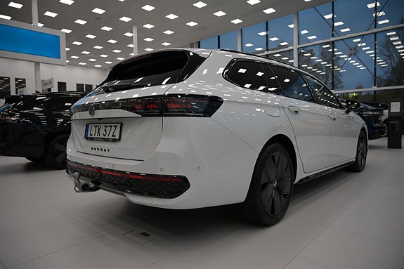 Volkswagen Passat 9 of 30
