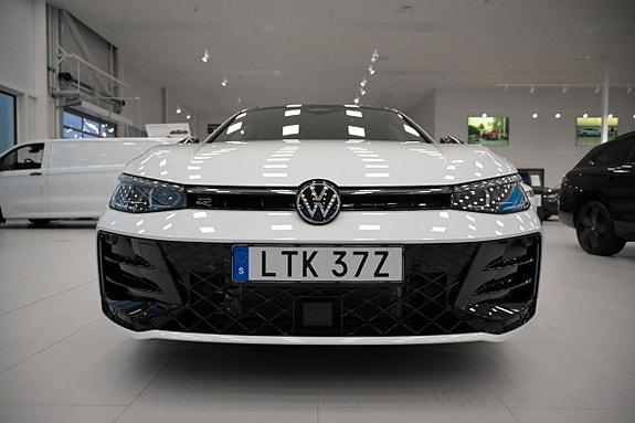 Volkswagen Passat 3 of 5