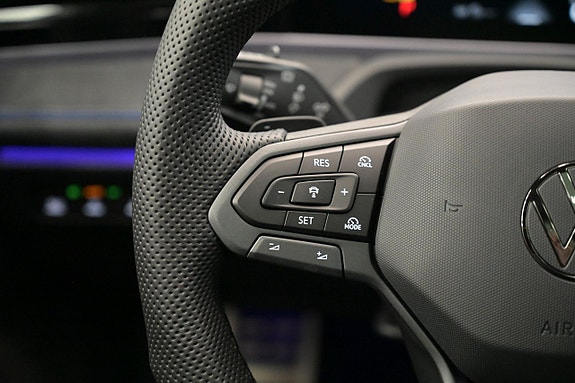 Volkswagen Passat 14 of 30