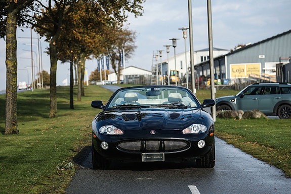 Jaguar XKR 4 of 18