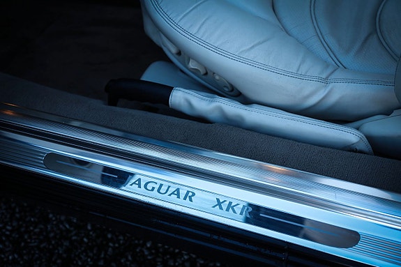 Jaguar XKR 18 of 18