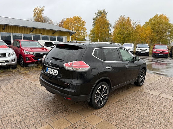 Nissan X-Trail 3 of 5