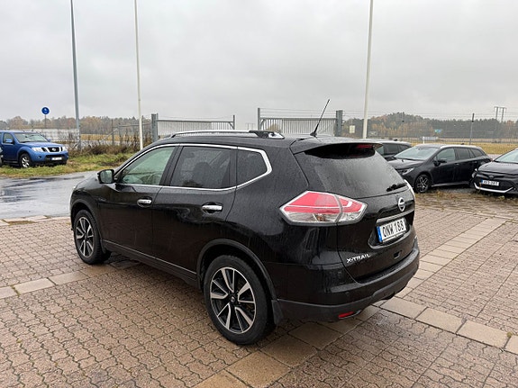 Nissan X-Trail 2 of 5