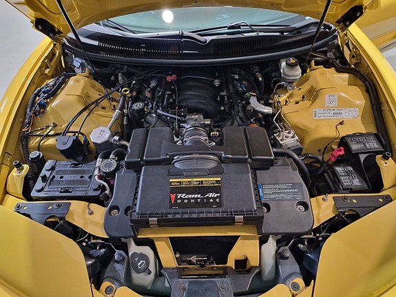 Pontiac Firebird 24 of 28