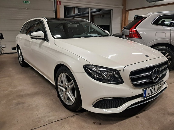Mercedes-Benz E220 d 3 of 5