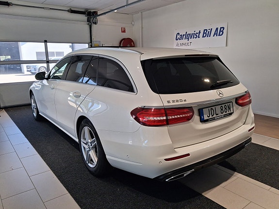 Mercedes-Benz E220 d 2 of 8