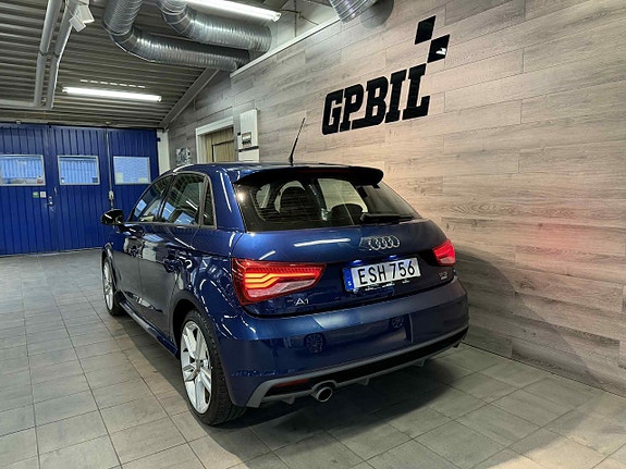 Audi A1 3 of 5