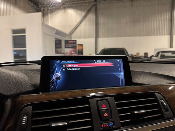 BMW 335d 24 of 26