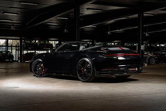 Porsche 911 4 of 5