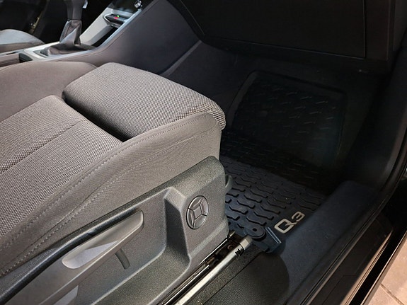 Audi Q3 9 of 17