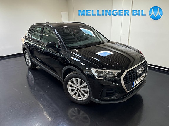 Audi Q3 2 of 5