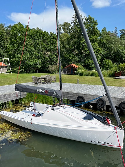 Beneteau First 18 SE 2 of 5