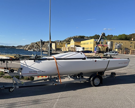 Beneteau First 18 SE 6 of 10