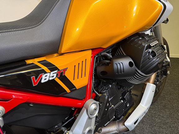 Moto Guzzi V85 TT /Summer-Sale 7 of 9