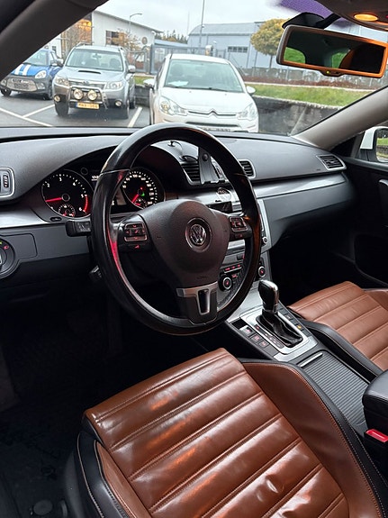 Volkswagen Passat 7 of 12