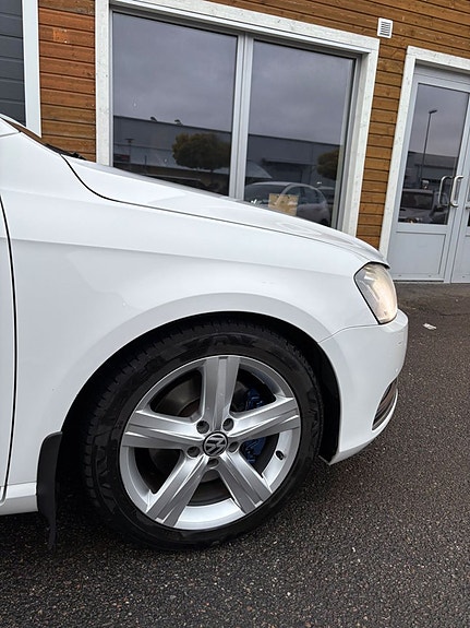 Volkswagen Passat 6 of 12