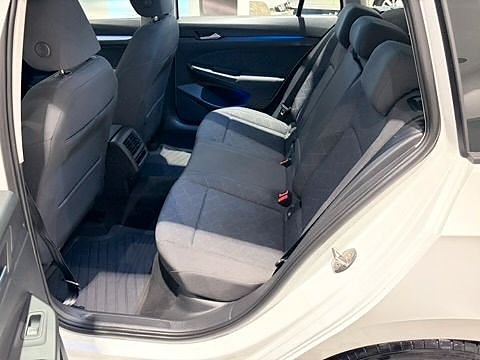 Volkswagen Golf VIII 4 of 13