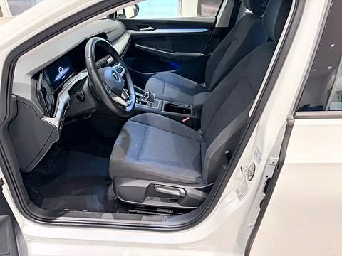 Volkswagen Golf VIII 3 of 13